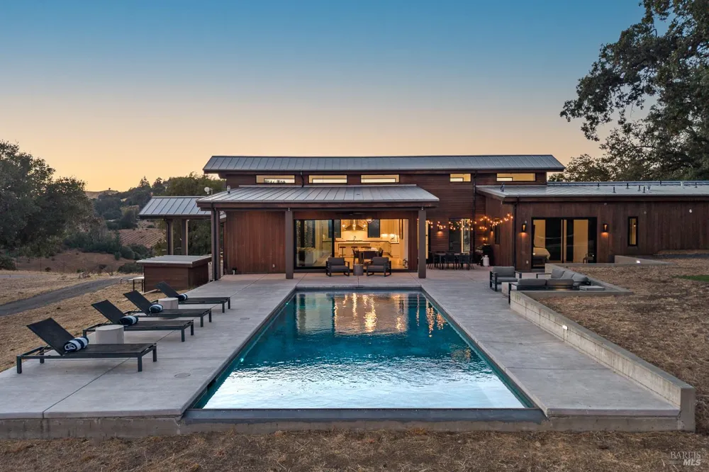 18115 Highlands Ridge Road Yorkville, CA 95494