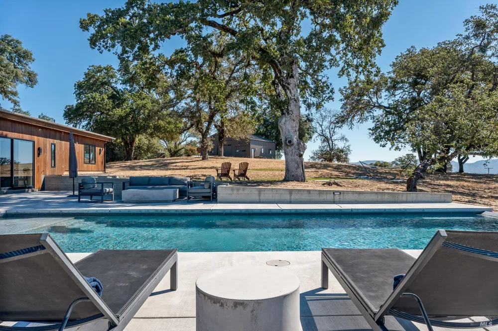 18115 Highlands Ridge Road Yorkville, CA 95494