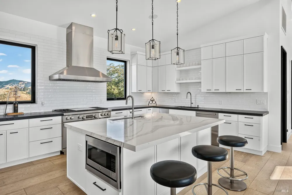 18115 Highlands Ridge Road Yorkville, CA 95494