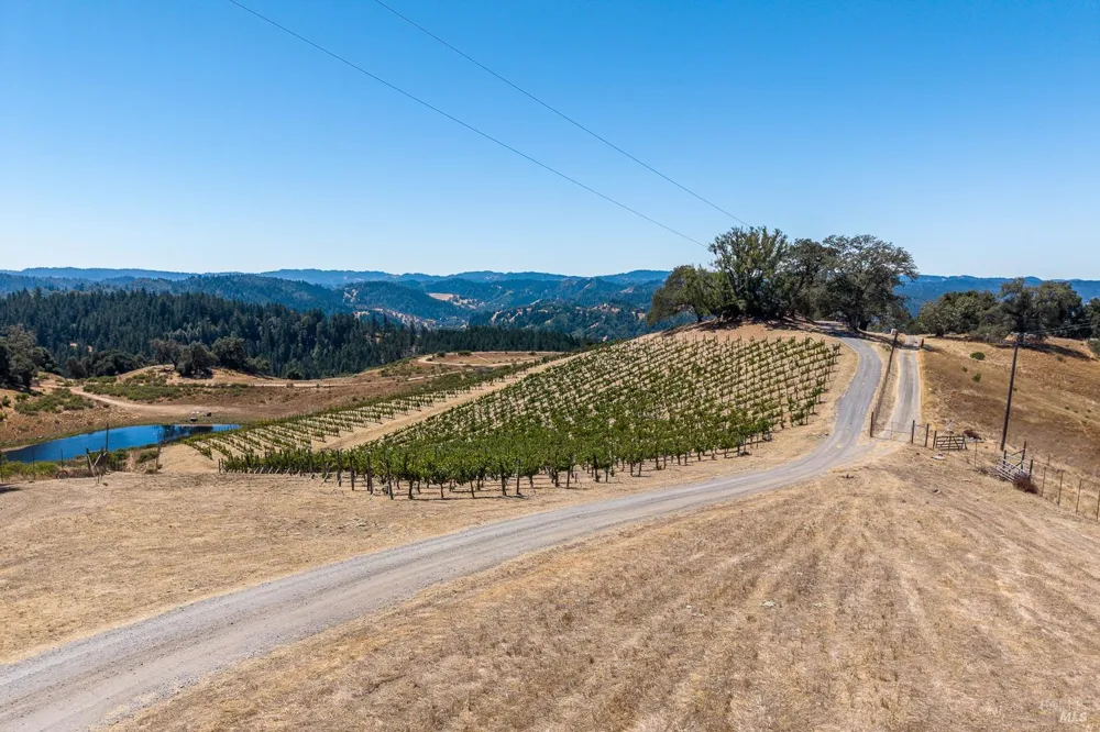 18115 Highlands Ridge Road Yorkville, CA 95494