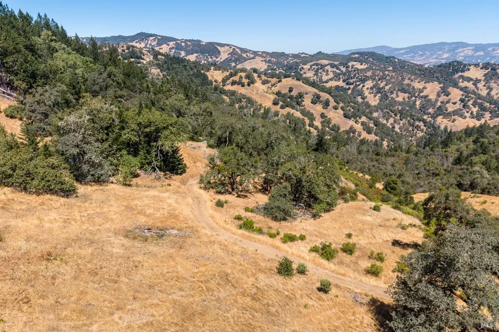 18115 Highlands Ridge Road Yorkville, CA 95494