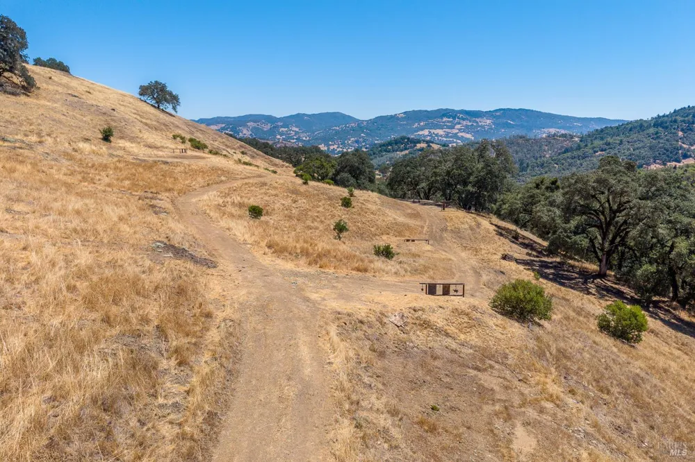 18115 Highlands Ridge Road Yorkville, CA 95494