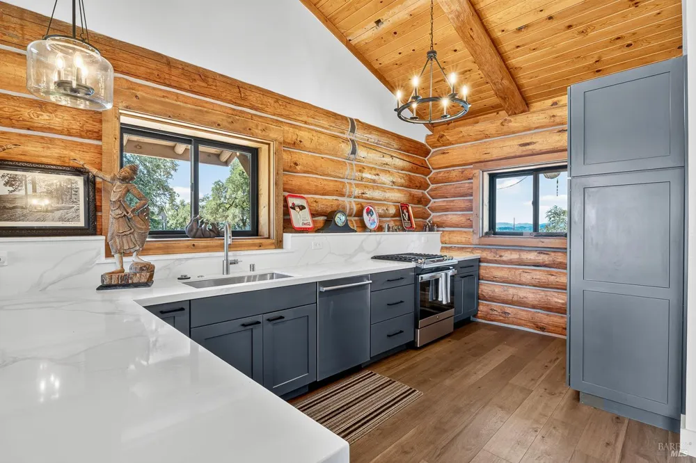 18115 Highlands Ridge Road Yorkville, CA 95494