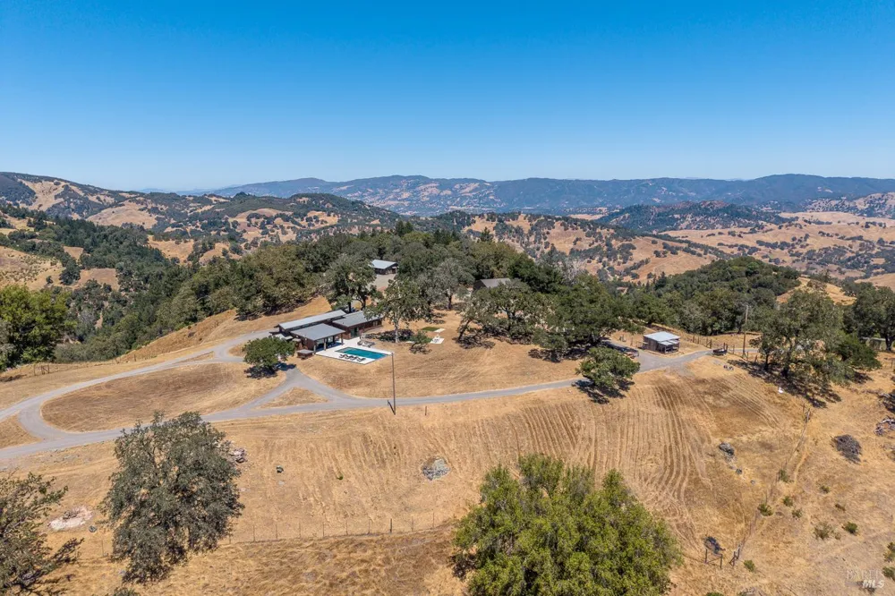 18115 Highlands Ridge Road Yorkville, CA 95494