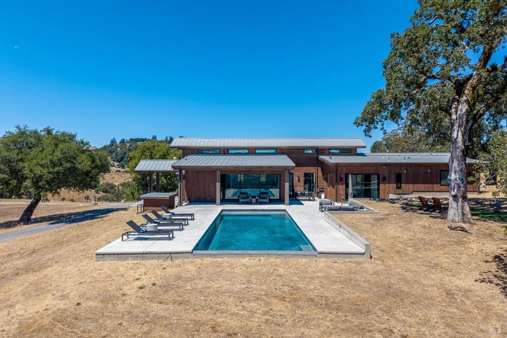 18115 Highlands Ridge Road Yorkville, CA 95494
