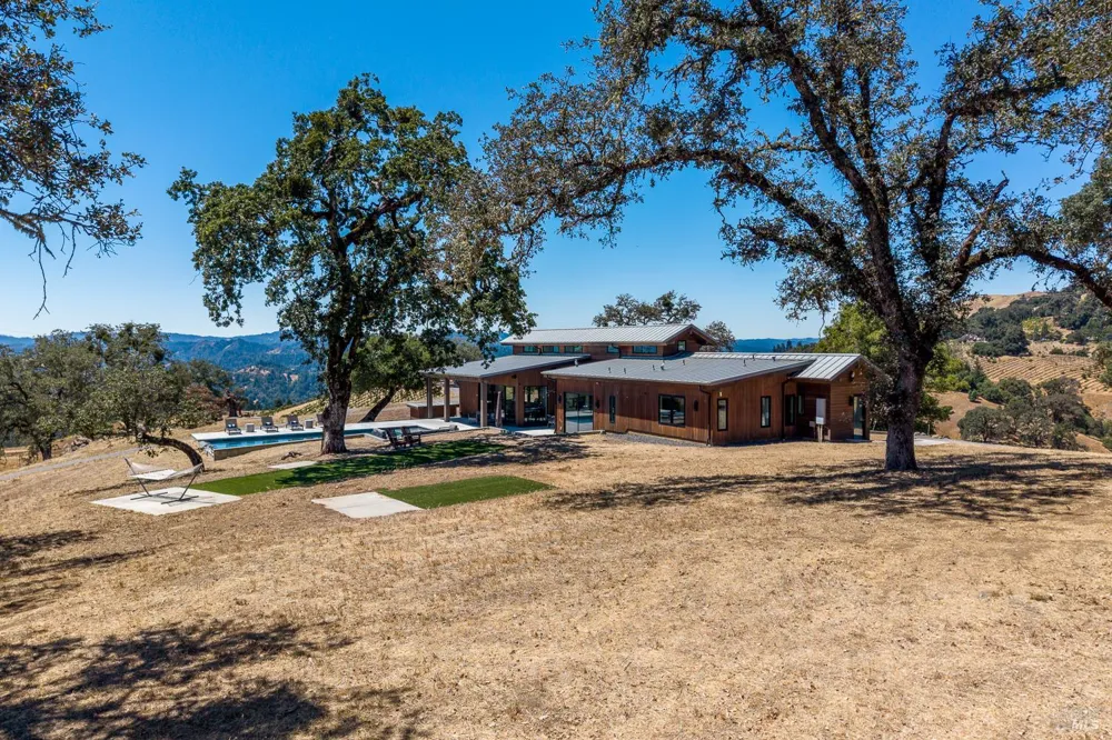 18115 Highlands Ridge Road Yorkville, CA 95494