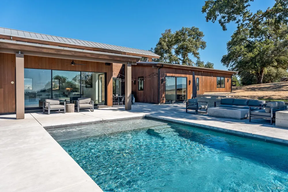 18115 Highlands Ridge Road Yorkville, CA 95494
