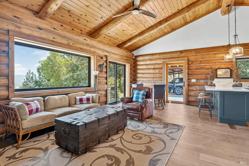 18115 Highlands Ridge Road Yorkville, CA 95494