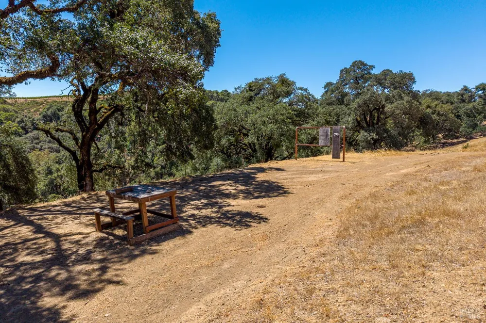 18115 Highlands Ridge Road Yorkville, CA 95494