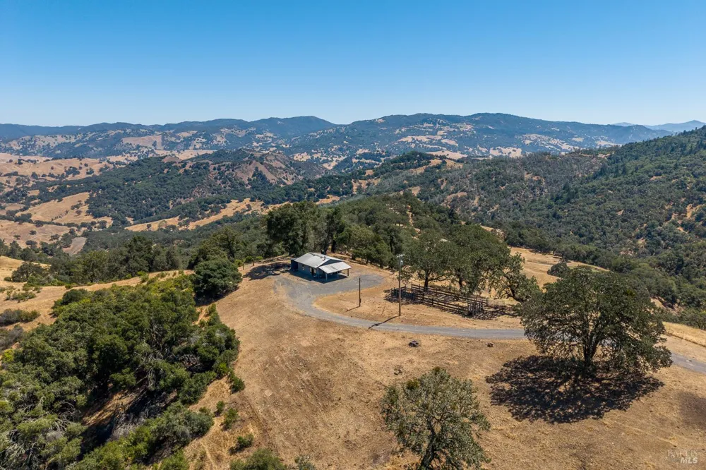 18115 Highlands Ridge Road Yorkville, CA 95494