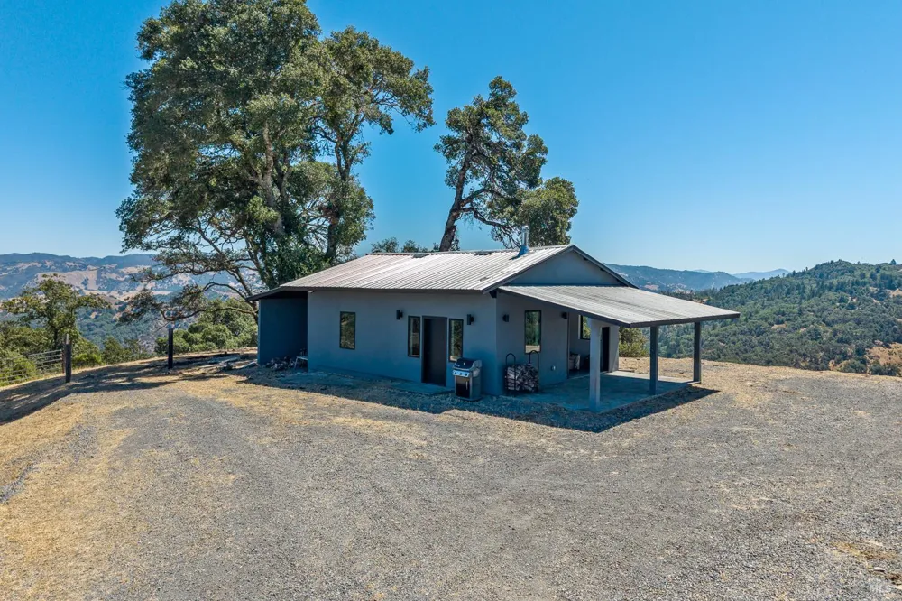 18115 Highlands Ridge Road Yorkville, CA 95494