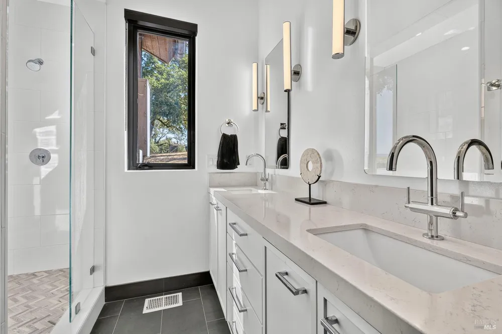 18115 Highlands Ridge Road Yorkville, CA 95494