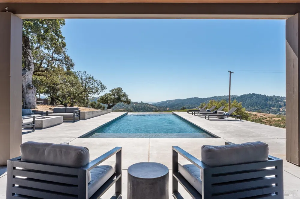 18115 Highlands Ridge Road Yorkville, CA 95494