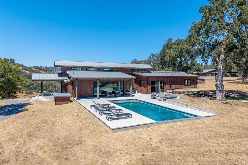 18115 Highlands Ridge Road Yorkville, CA 95494