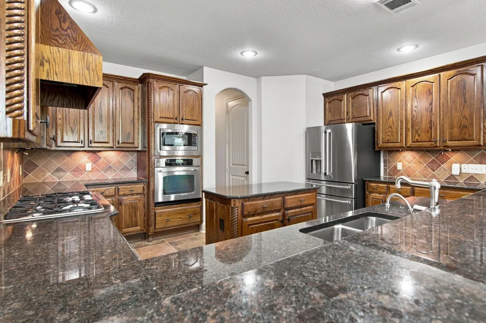 1920 Los Cabos Lane Arlington, TX 76012
