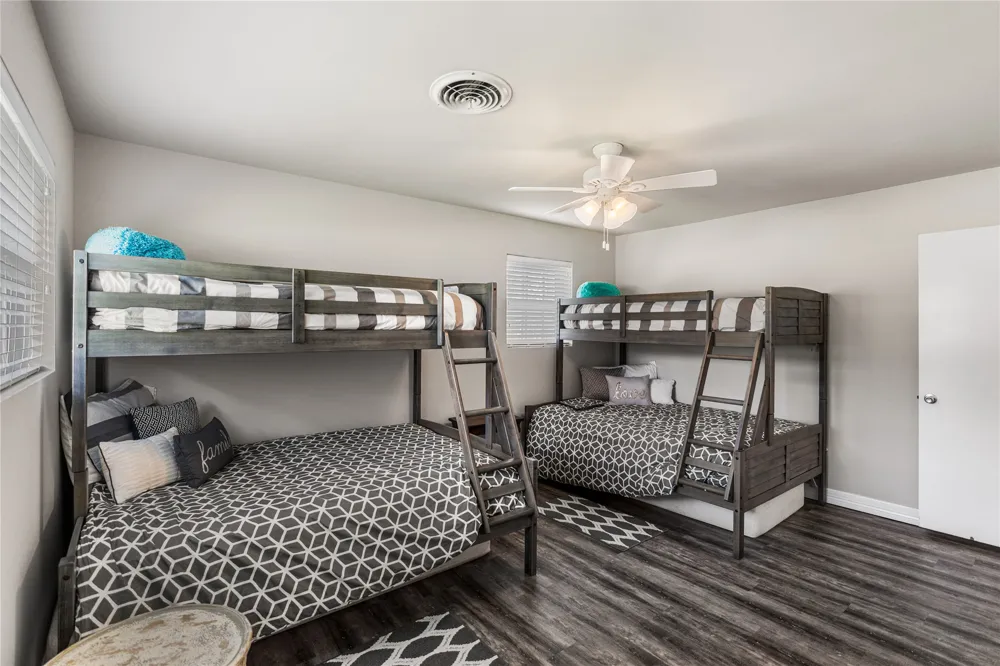 80 Bayside Circle Gainesville, TX 76240