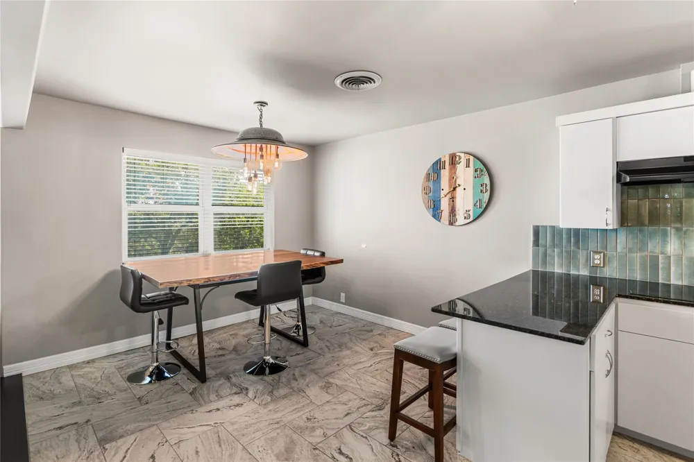 80 Bayside Circle Gainesville, TX 76240