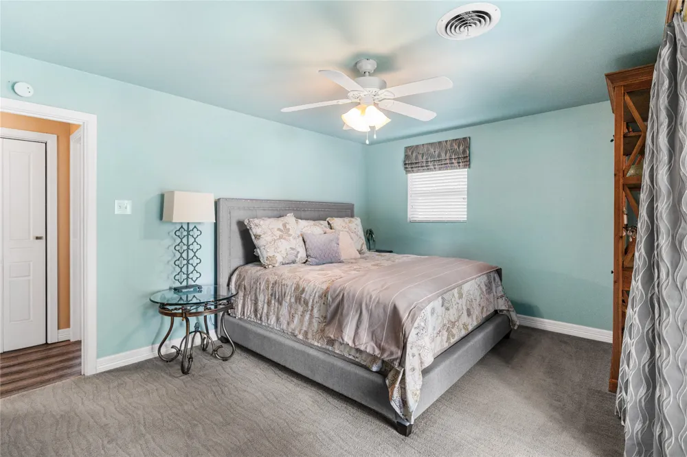 80 Bayside Circle Gainesville, TX 76240