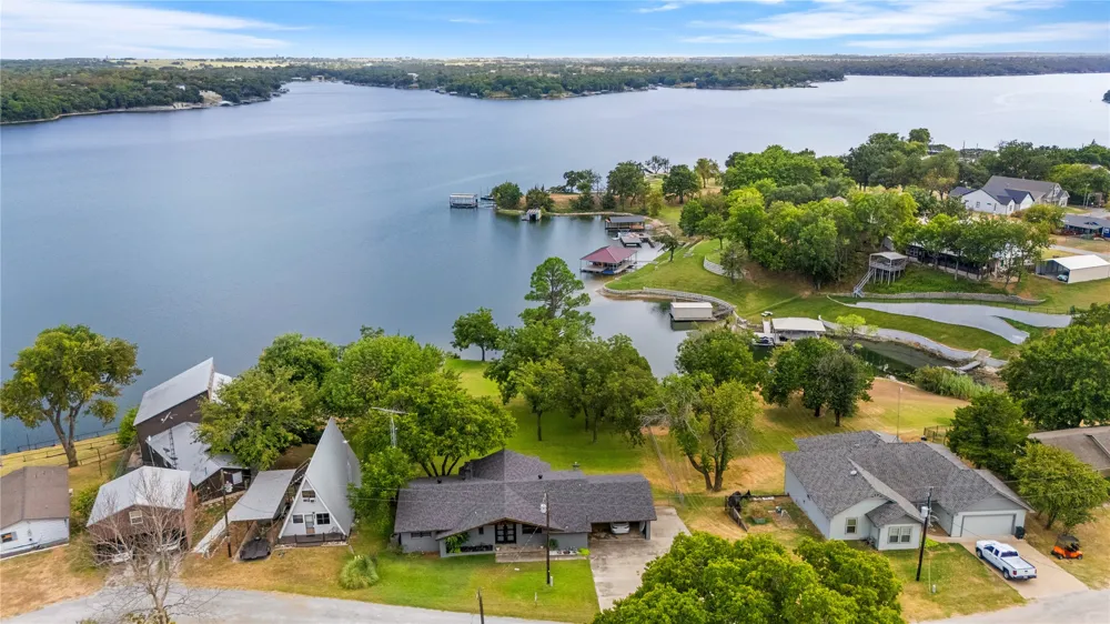 80 Bayside Circle Gainesville, TX 76240