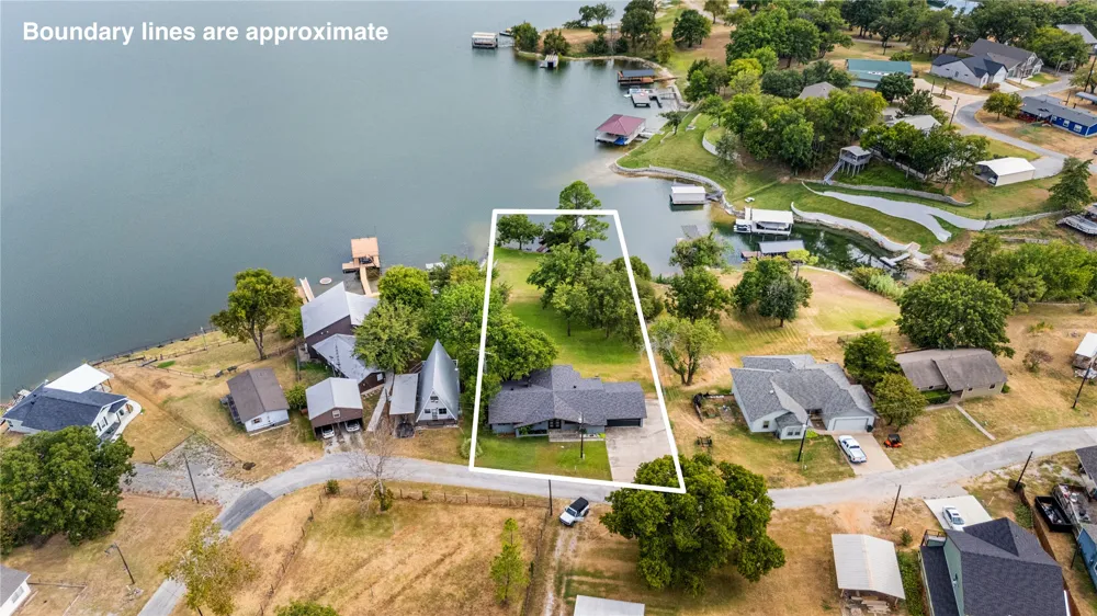 80 Bayside Circle Gainesville, TX 76240