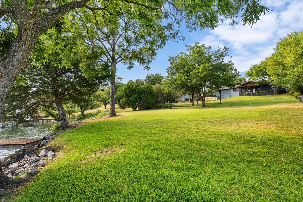 80 Bayside Circle Gainesville, TX 76240