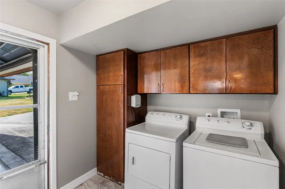 80 Bayside Circle Gainesville, TX 76240
