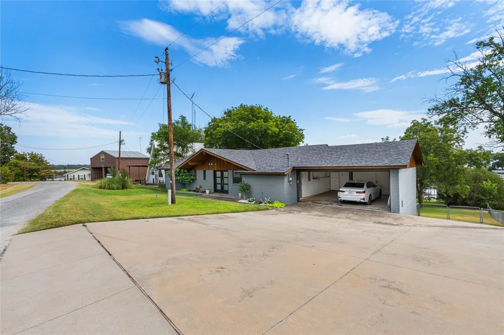 80 Bayside Circle Gainesville, TX 76240
