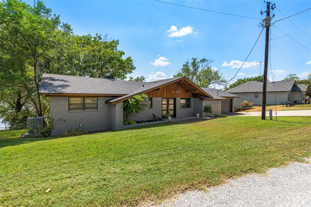 80 Bayside Circle Gainesville, TX 76240