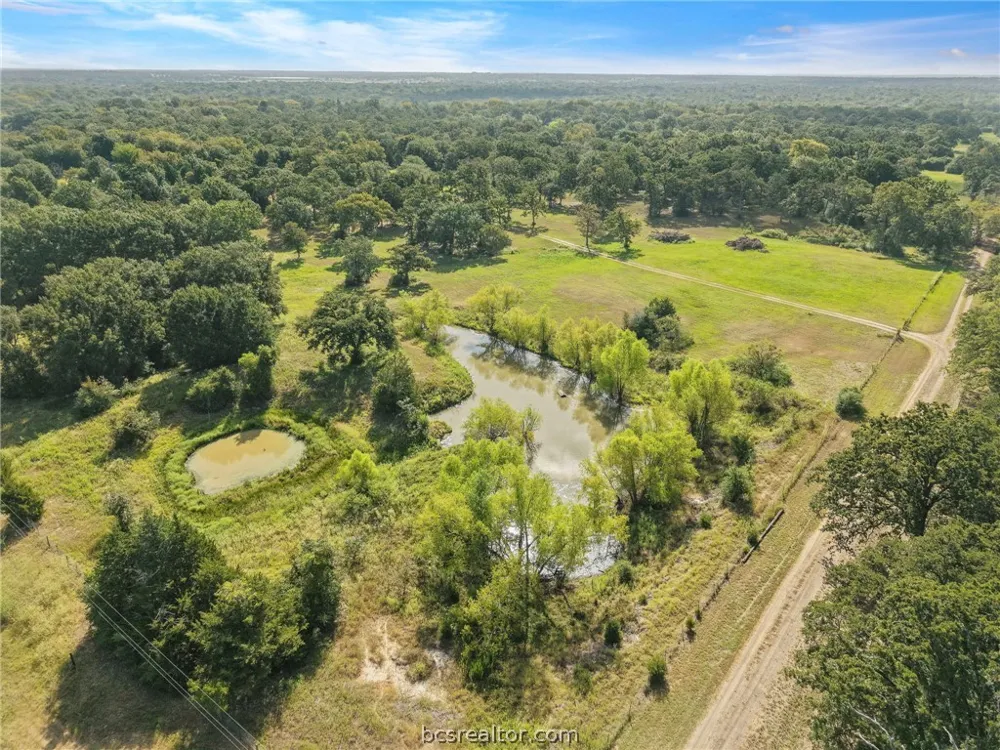 8688 Treebrook Lane Bryan, TX 77808