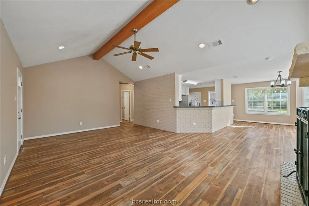 8688 Treebrook Lane Bryan, TX 77808