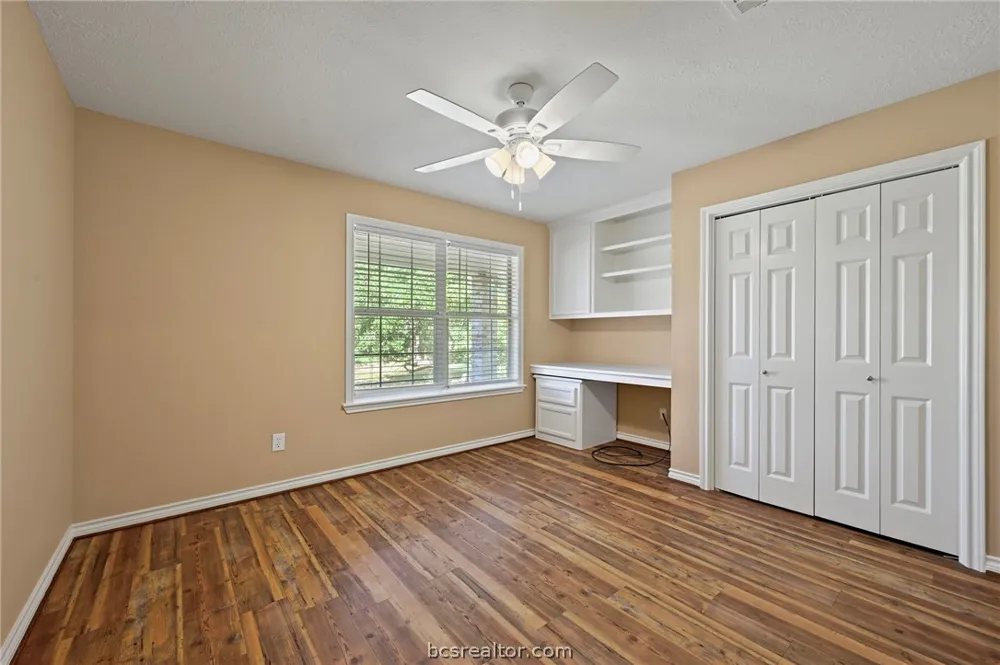8688 Treebrook Lane Bryan, TX 77808