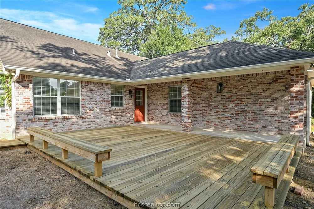 8688 Treebrook Lane Bryan, TX 77808
