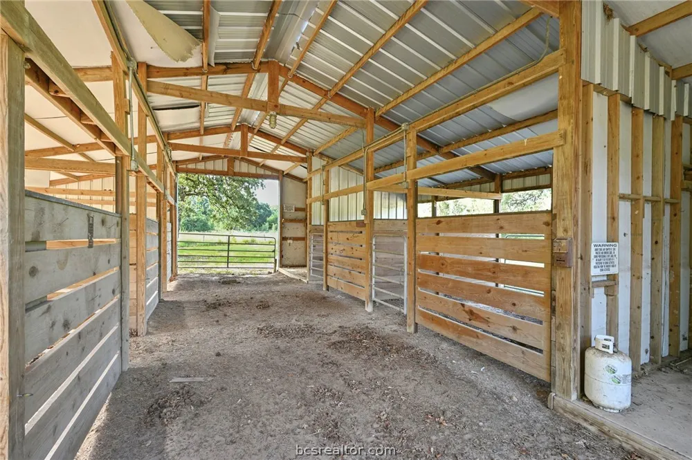8688 Treebrook Lane Bryan, TX 77808