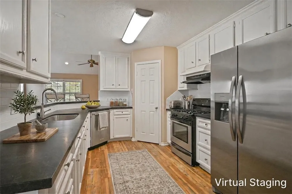 8688 Treebrook Lane Bryan, TX 77808