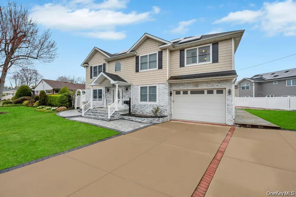 6 Garden Circle Syosset, NY 11791