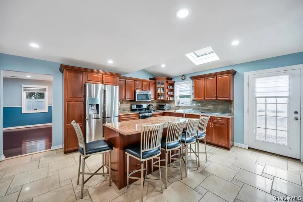 6 Garden Circle Syosset, NY 11791