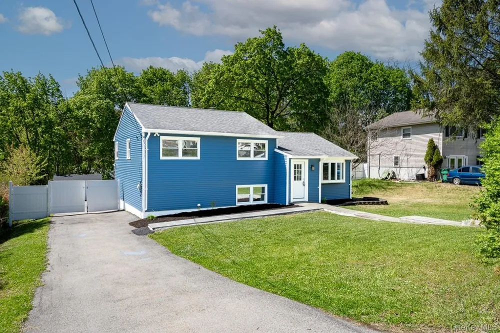 22 Oriole Drive Poughkeepsie, NY 12601