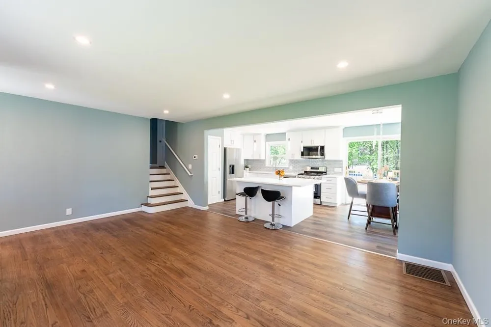 22 Oriole Drive Poughkeepsie, NY 12601