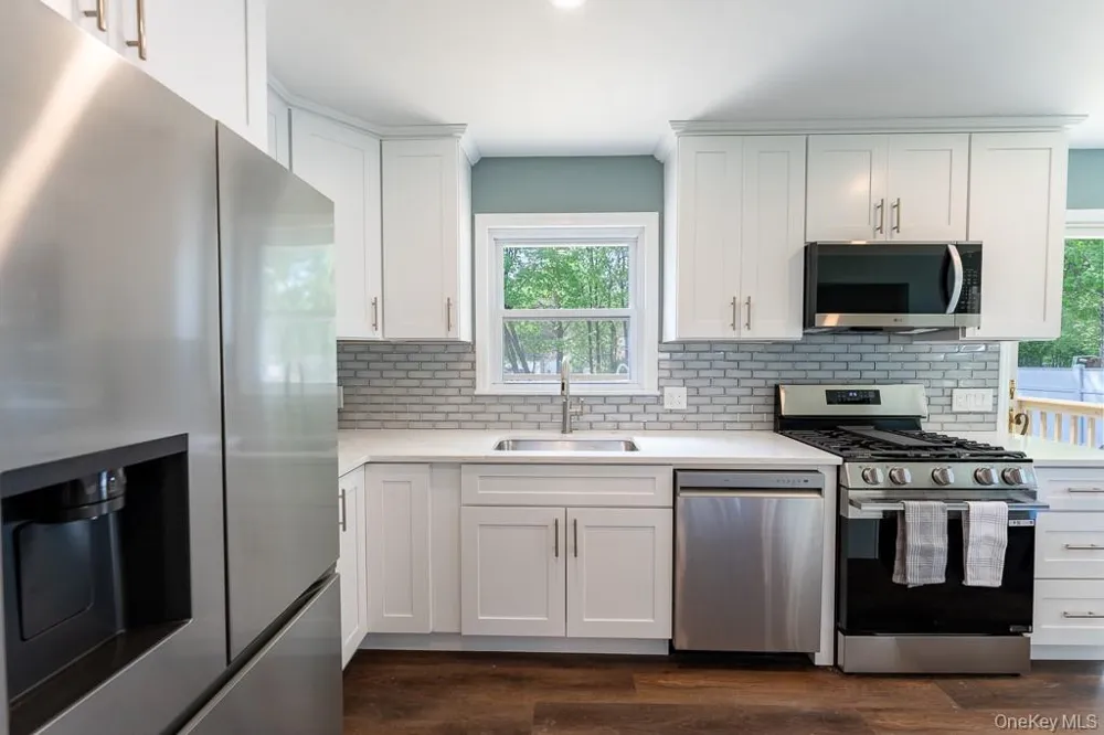 22 Oriole Drive Poughkeepsie, NY 12601