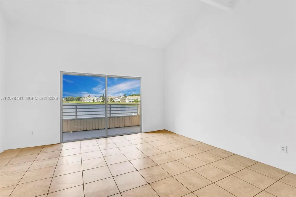 3449 NW 44th St #205 Oakland Park, FL 33309
