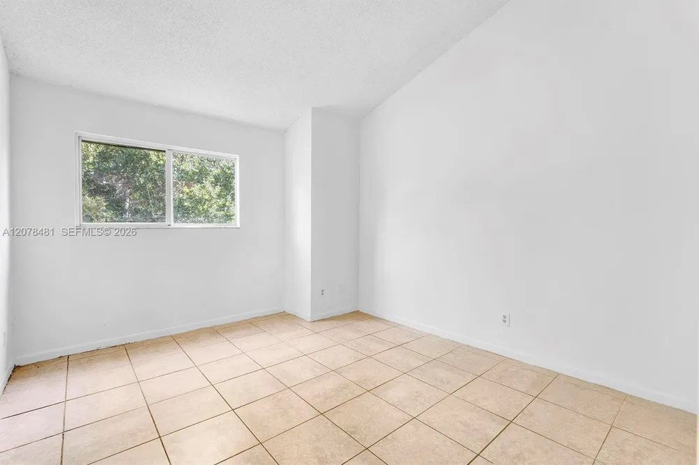 3449 NW 44th St #205 Oakland Park, FL 33309