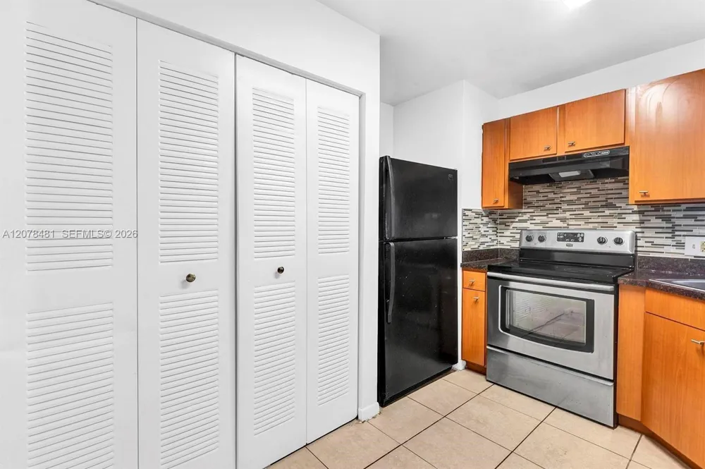 3449 NW 44th St #205 Oakland Park, FL 33309