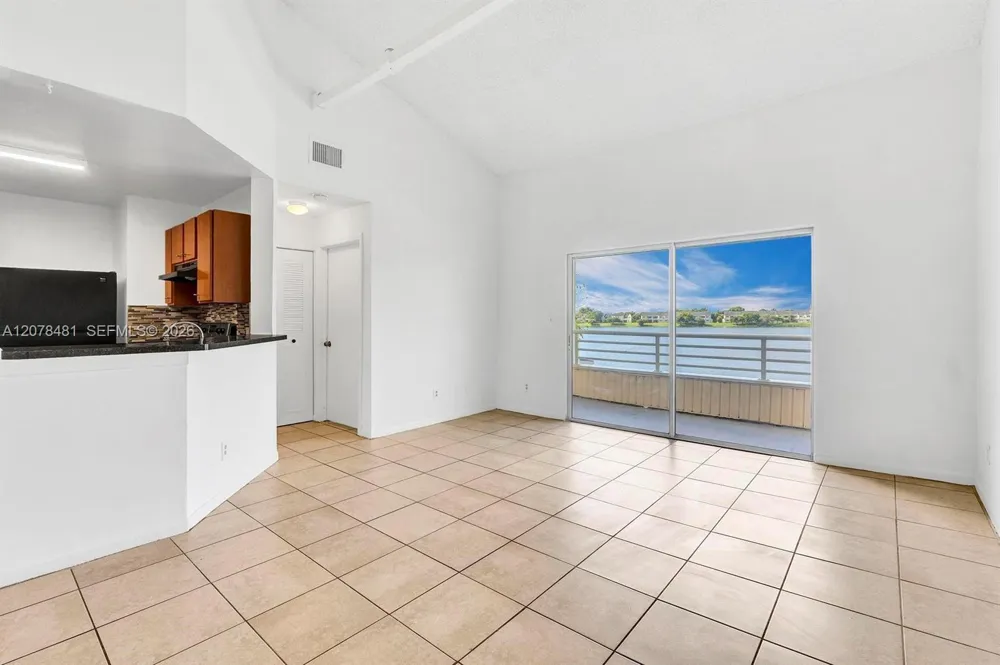 3449 NW 44th St #205 Oakland Park, FL 33309