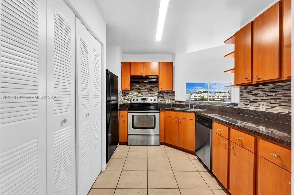3449 NW 44th St #205 Oakland Park, FL 33309
