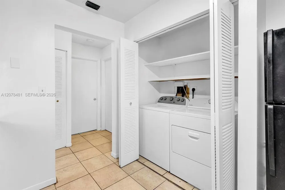 3449 NW 44th St #205 Oakland Park, FL 33309