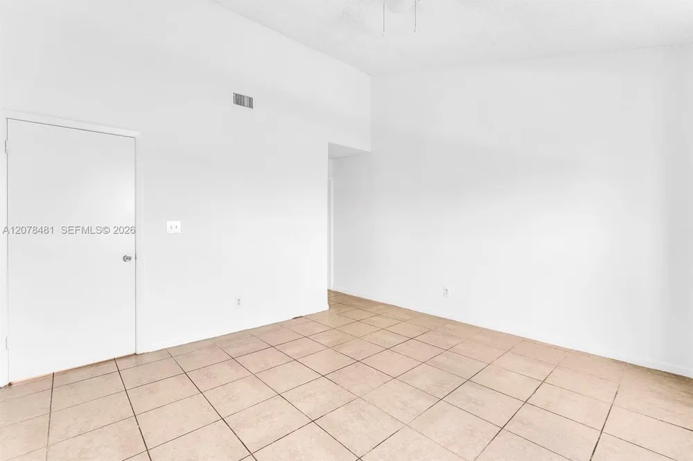 3449 NW 44th St #205 Oakland Park, FL 33309