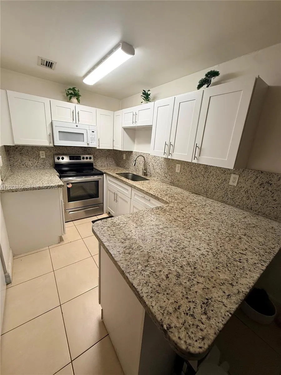 1017 SW 8th St #A Hallandale Beach, FL 33009