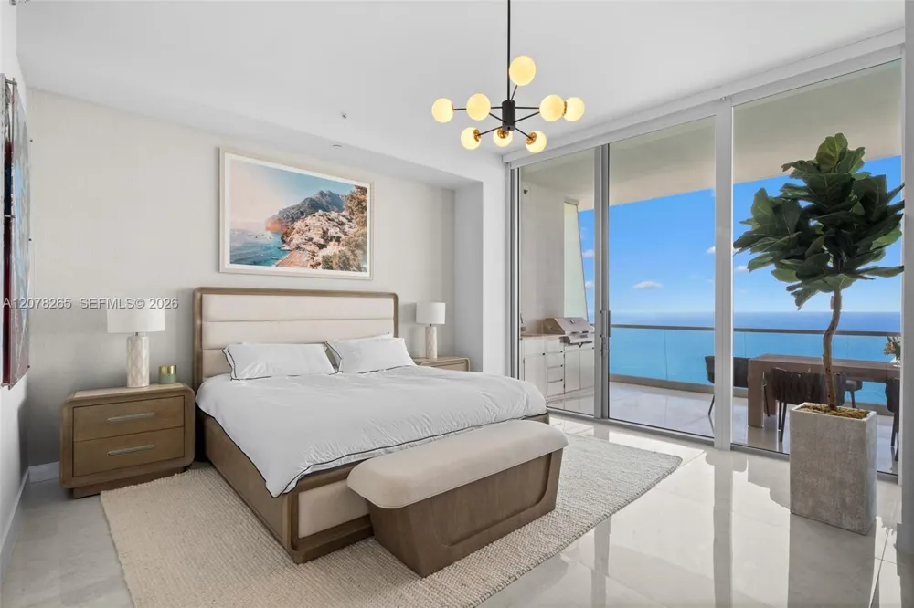 18501 Collins Ave #4304 Sunny Isles Beach, FL 33160