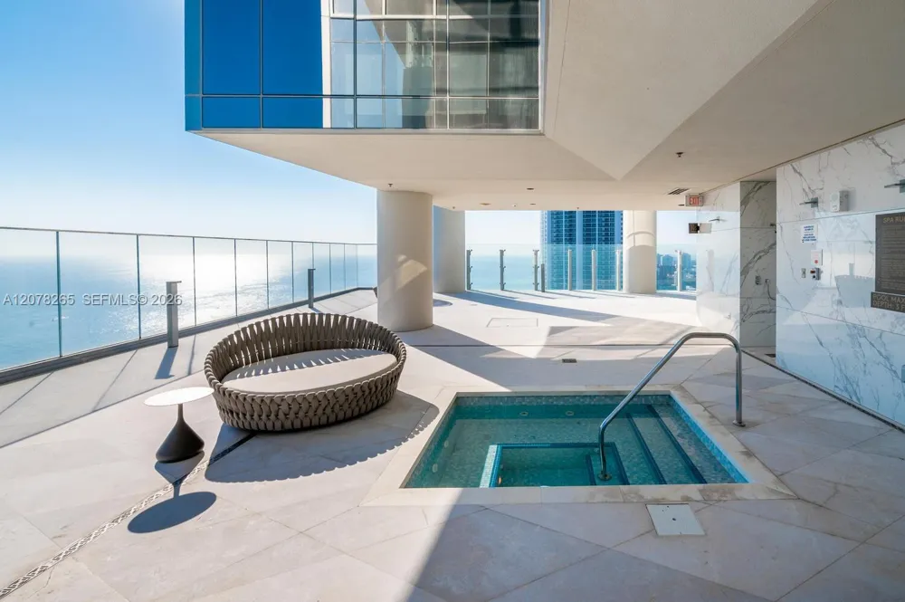18501 Collins Ave #4304 Sunny Isles Beach, FL 33160