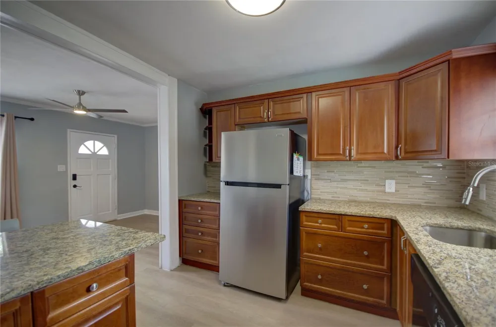 820 86TH AVENUE St Petersburg, FL 33702